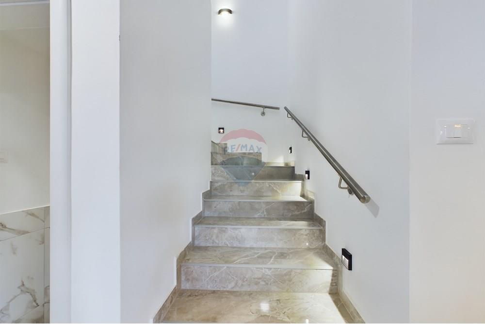 Kuća  - Za prodaju - Marčana, Hrvatska - CAM02458G0-PR0092-STILL017.jpg - 300041074-621