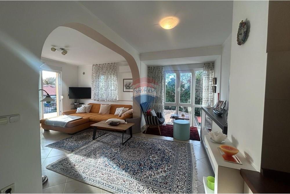 Kuća  - Za prodaju - Poreč, Hrvatska - 1764338073_3f37a838-85db-49e3-a045-f30530645231.jpg - 300391032-382