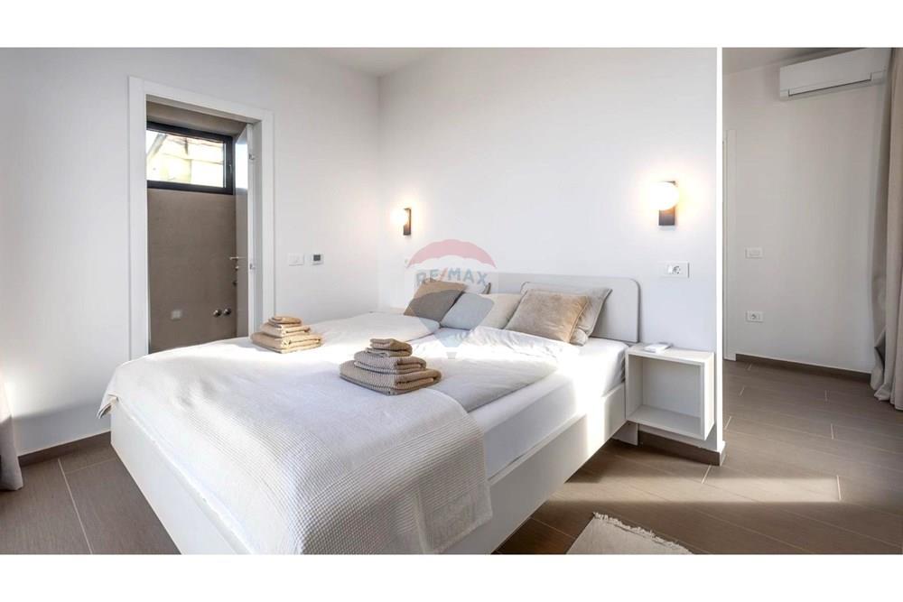 Kuća  - Za prodaju - Umag, Hrvatska - 3.jpg - 300441010-523