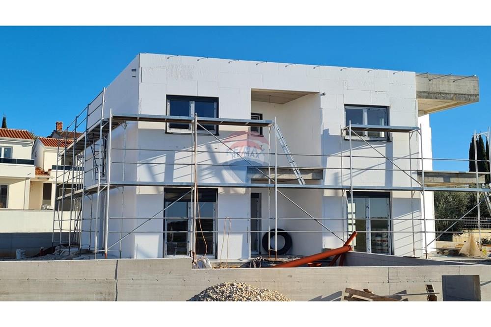 Kuća  - Za prodaju - Poreč, Hrvatska - 1763810755_original_1701184457_20231126_140806.jpg - 300391034-326