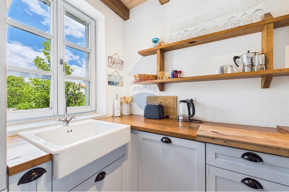 Kuća  - Za prodaju - Svetvinčenat, Hrvatska - CAM04300G0-PR0062-STILL009.jpg - 300041074-618