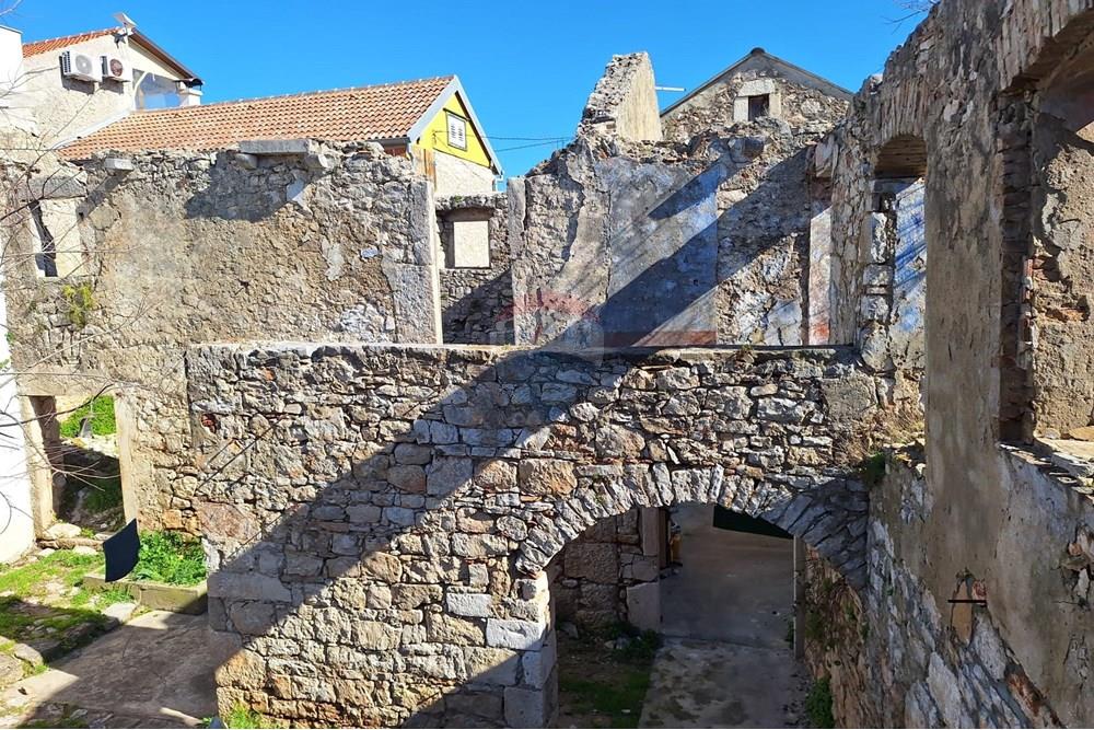 Kuća posebne arhitekture - Za prodaju - Preko, Hrvatska - 706efc14-5481-4796-9ba8-aea5548cf7c5.jpeg - 300501008-4234