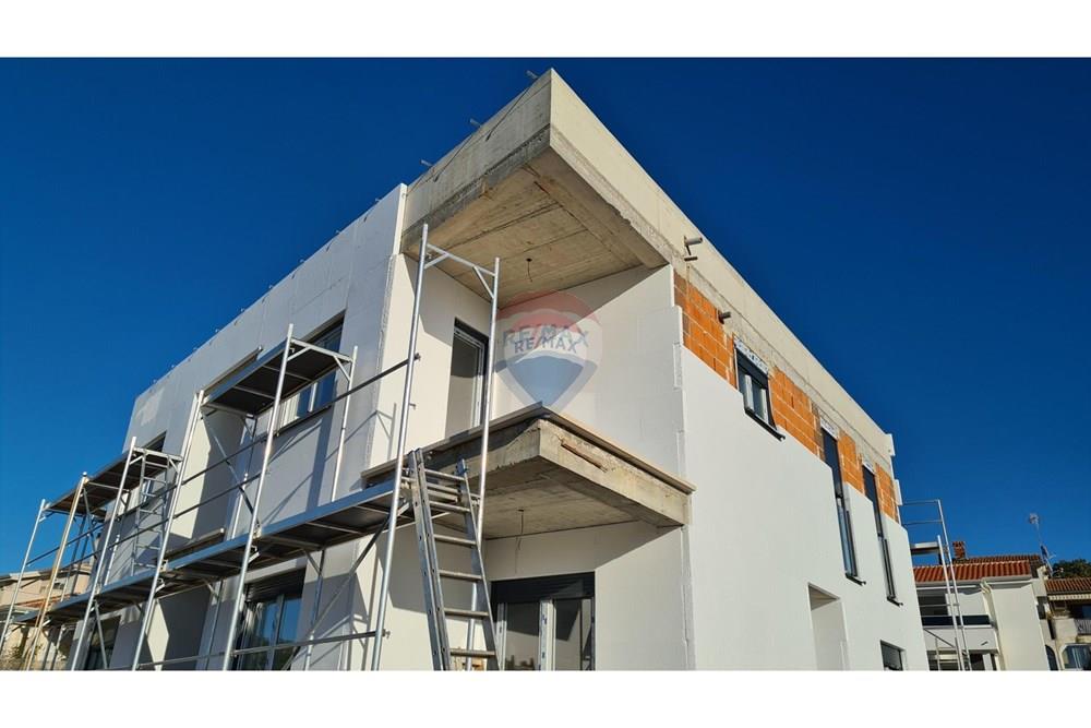 Kuća  - Za prodaju - Poreč, Hrvatska - 1763824089_original_1701174531_20231126_140903.jpg - 300391034-324