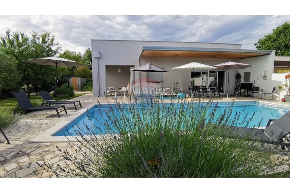 Kuća  - Za prodaju - Rovinj, Hrvatska - 1753533423_img-20250725-wa0003.jpg - 300571006-332