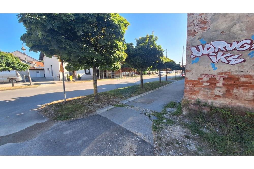 Građevinsko zemljište - Za prodaju - Petrinja, Hrvatska - 20250717_174335.jpg - 300761001-274