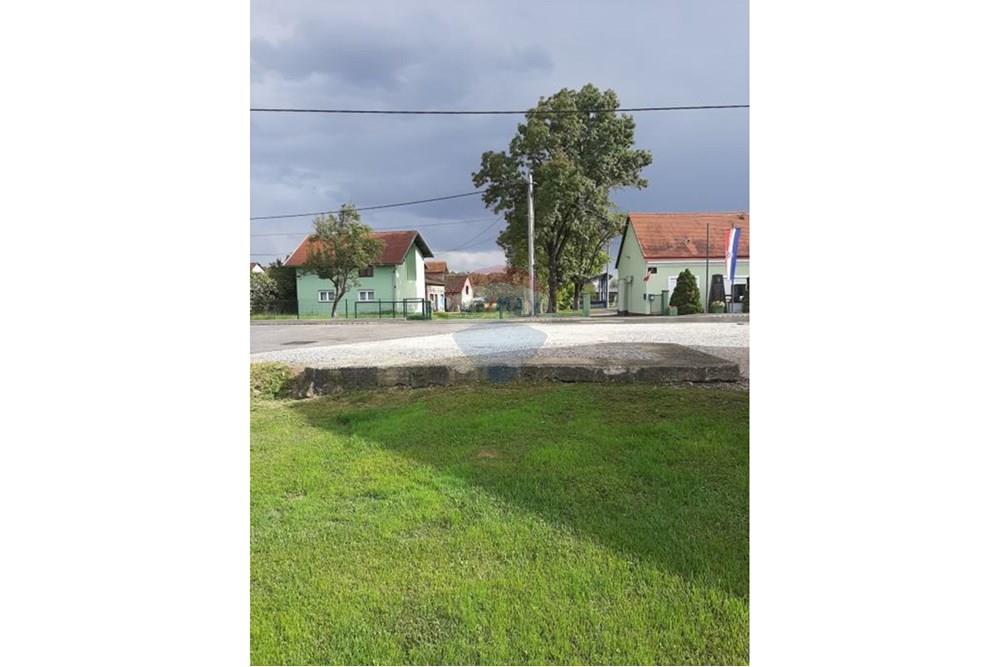 Građevinsko zemljište - Za prodaju - Petrinja, Hrvatska - gradevinsko-zemljiste-moscenica-400-m2-slika-253367039.jpg - 300761001-273