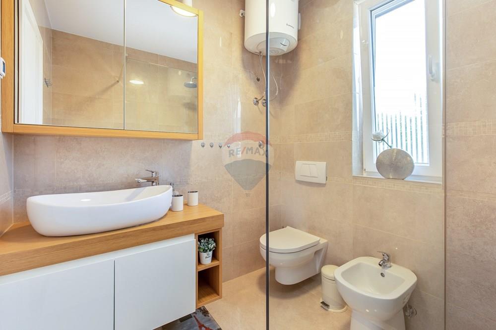 Kuća  - Za prodaju - Baška, Hrvatska - Top 02 Bad (2).jpg - 300621004-749