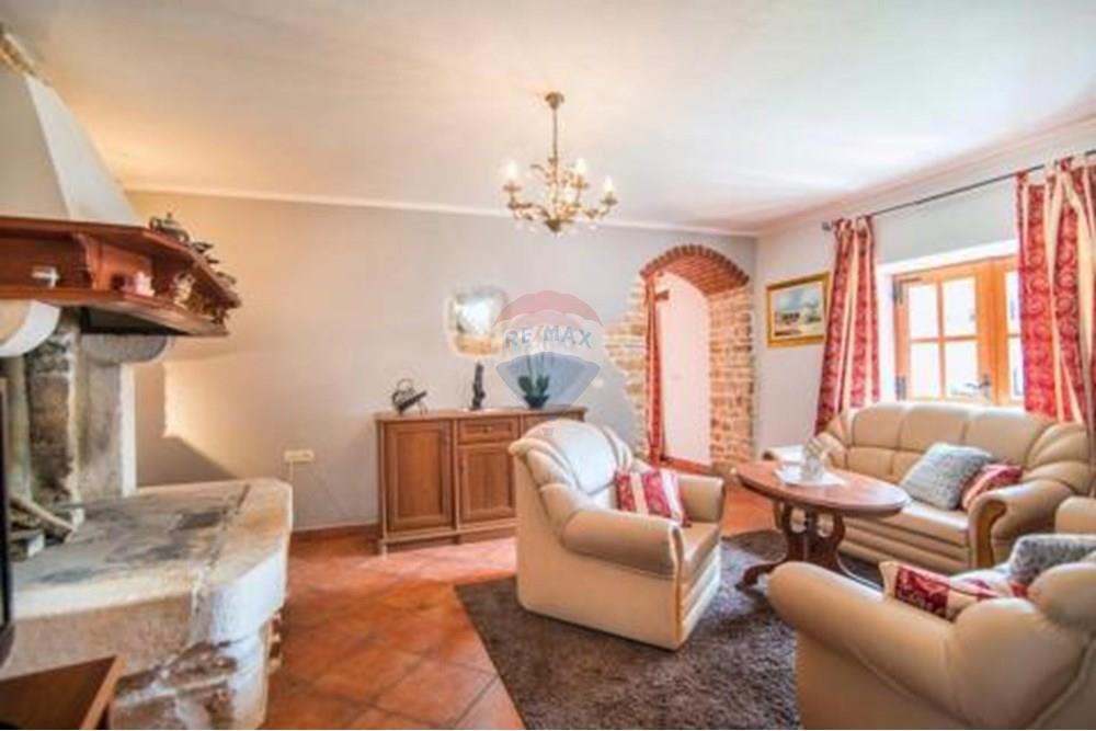 Kuća  - Za prodaju - Marčana, Hrvatska - 1742561805_thumb_1732694805_515970355.jpg - 300041053-6178