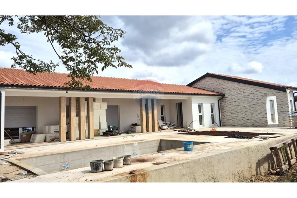 Kuća  - Za prodaju - Svetvinčenat, Hrvatska - 1758714015_img-20250923-wa0007.jpg - 300041114-61