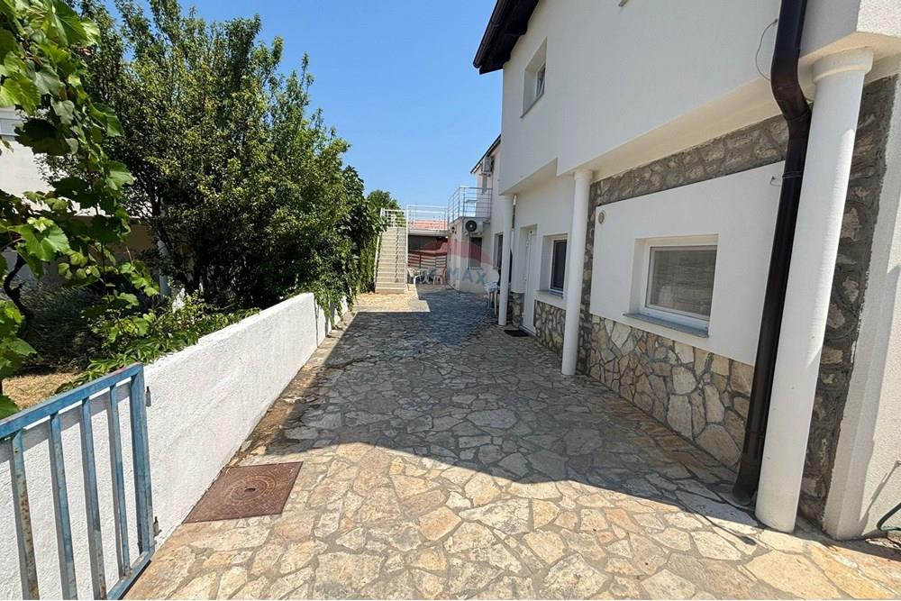 Kuća  - Za prodaju - Vrsi, Hrvatska - WhatsApp Image 2025-07-09 at 11.44.10 (1).jpeg - 300501008-3424