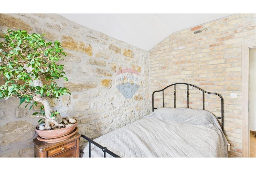 Kuća  - Za prodaju - Buje, Hrvatska - 56.jpg - 300441010-493