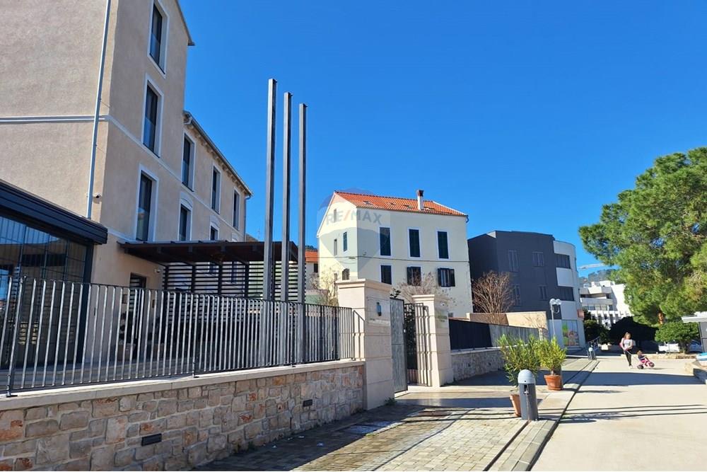 Kuća posebne arhitekture - Za prodaju - Preko, Hrvatska - b4485aa4-510c-43da-a95b-bdae8d1c1b83.jpeg - 300501008-4234