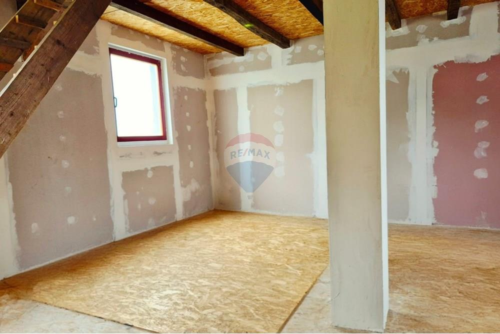 Vikendica - Za prodaju - Petrinja, Hrvatska - WhatsApp Image 2025-12-19 at 16.49.37 (1).jpeg - 300761006-81