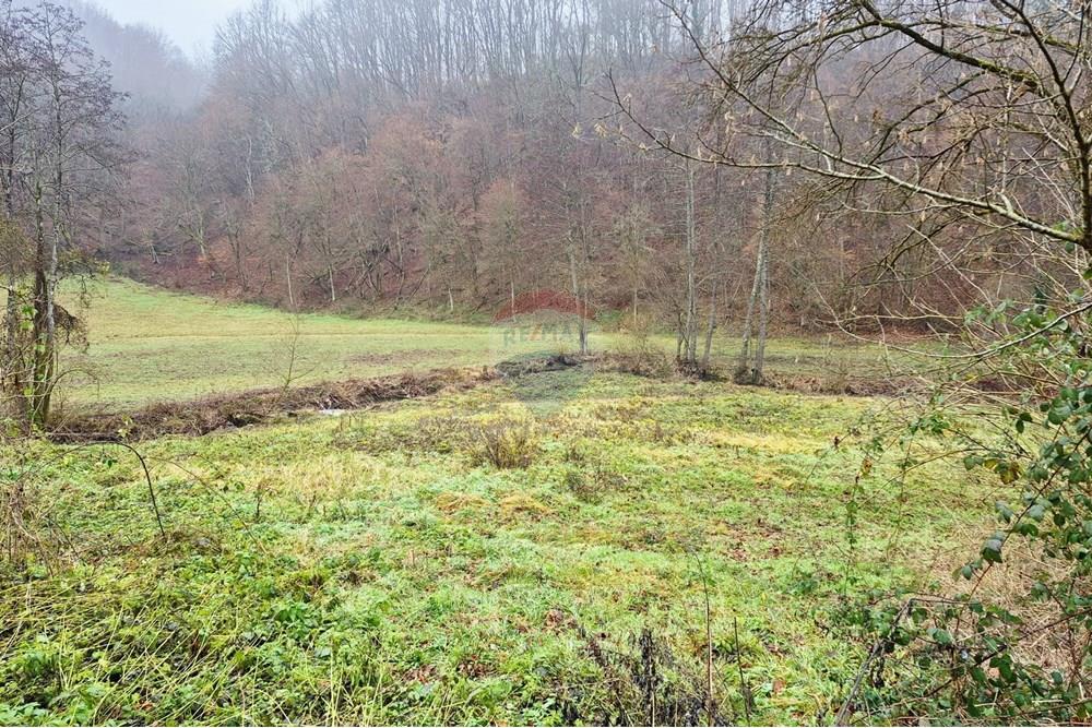 Poljoprivredno zemljište - Za prodaju - Petrinja, Hrvatska - WhatsApp Image 2025-12-19 at 17.40.43 (5).jpeg - 300761006-82