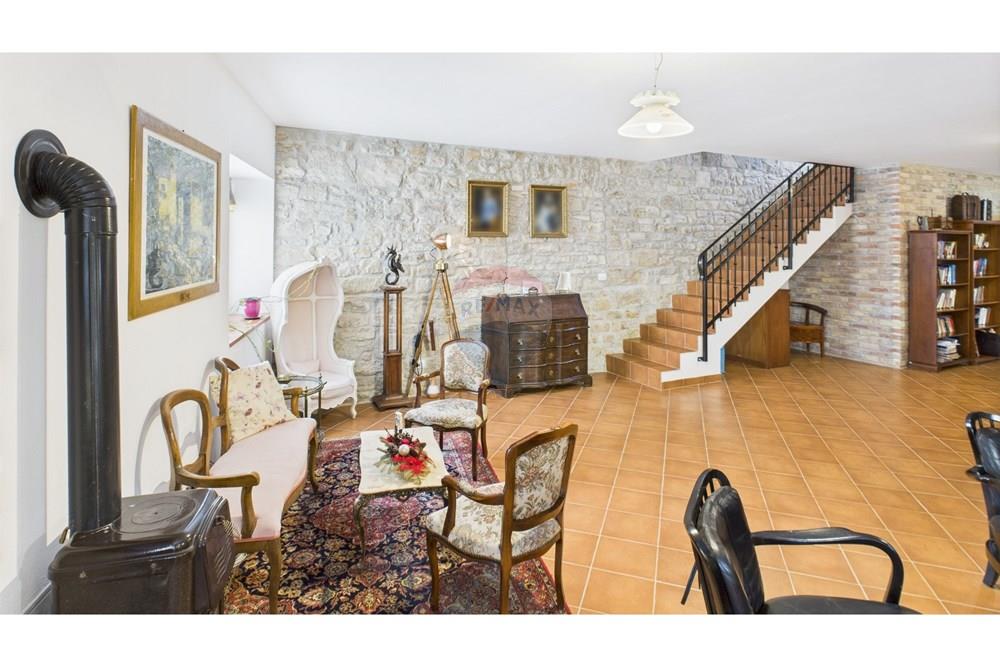 Kuća  - Za prodaju - Buje, Hrvatska - 25.jpg - 300441010-493