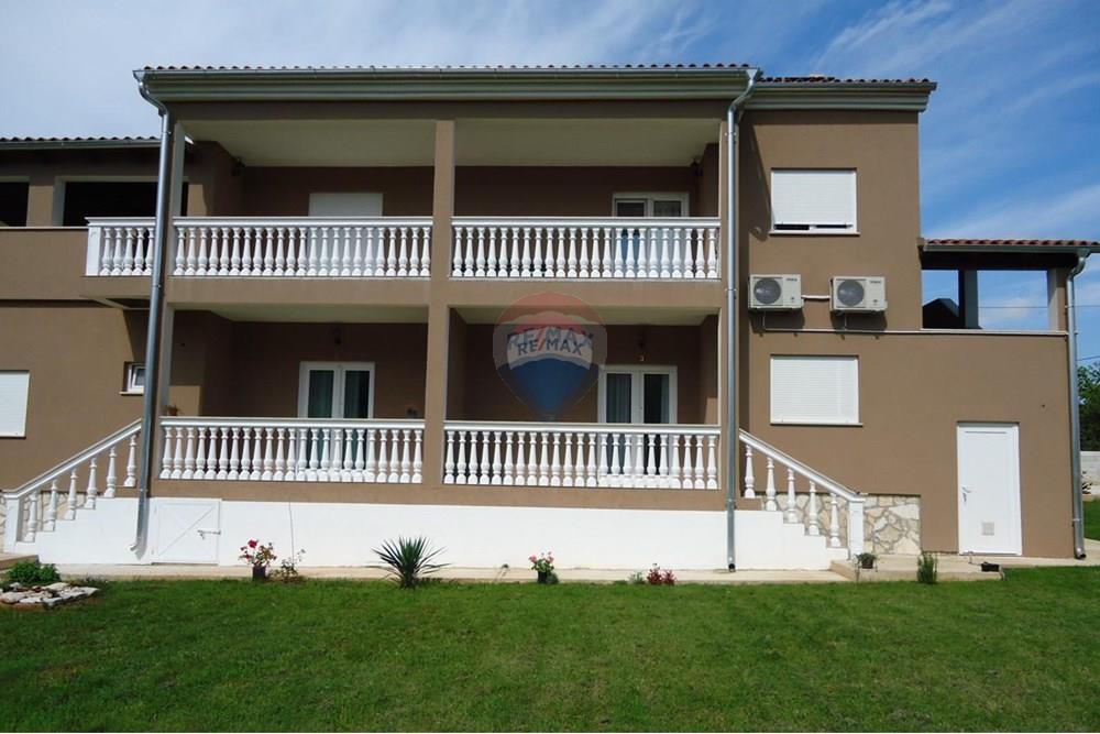 Kuća  - Za prodaju - Marčana, Hrvatska - 1763331663_kuca-01.jpg - 300041089-490