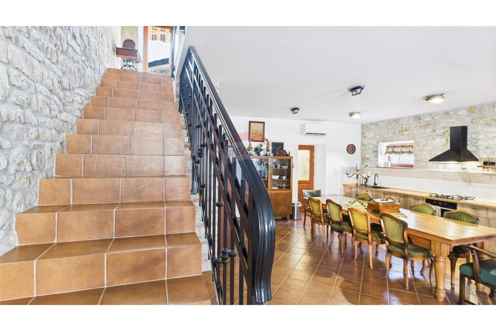 Kuća  - Za prodaju - Buje, Hrvatska - 31.jpg - 300441010-493