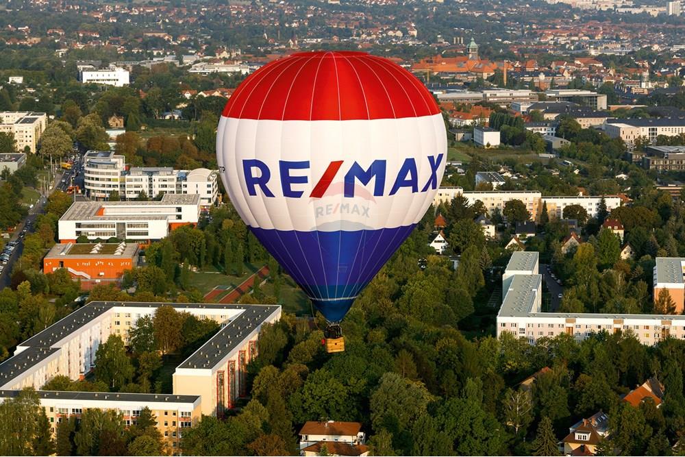 Stan-Apartman - Za prodaju - Poreč, Hrvatska - 1616486740_footer_background.jpg - 300391032-330