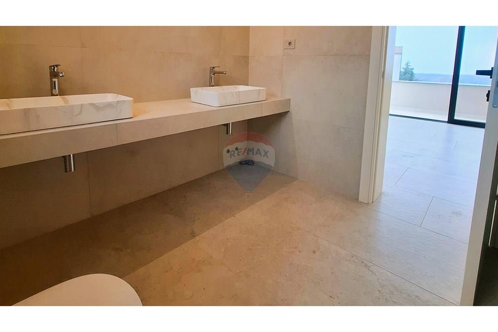 Kuća  - Za prodaju - Poreč, Hrvatska - 20260114_103710.jpg - 300441023-14