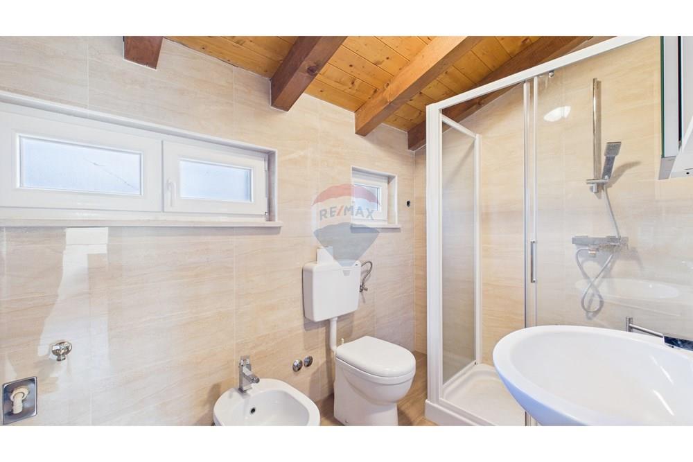 Kuća  - Za prodaju - Buje, Hrvatska - CAM04300G0-PR0135-STILL020.jpg - 300441010-536