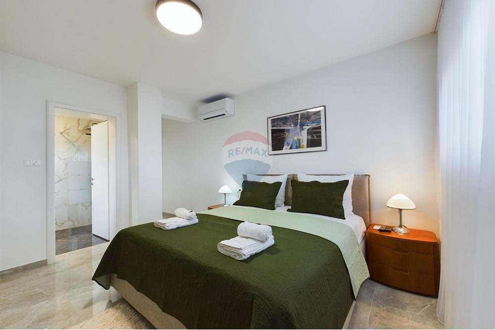 Kuća  - Za prodaju - Marčana, Hrvatska - CAM02458G0-PR0092-STILL007.jpg - 300041074-621