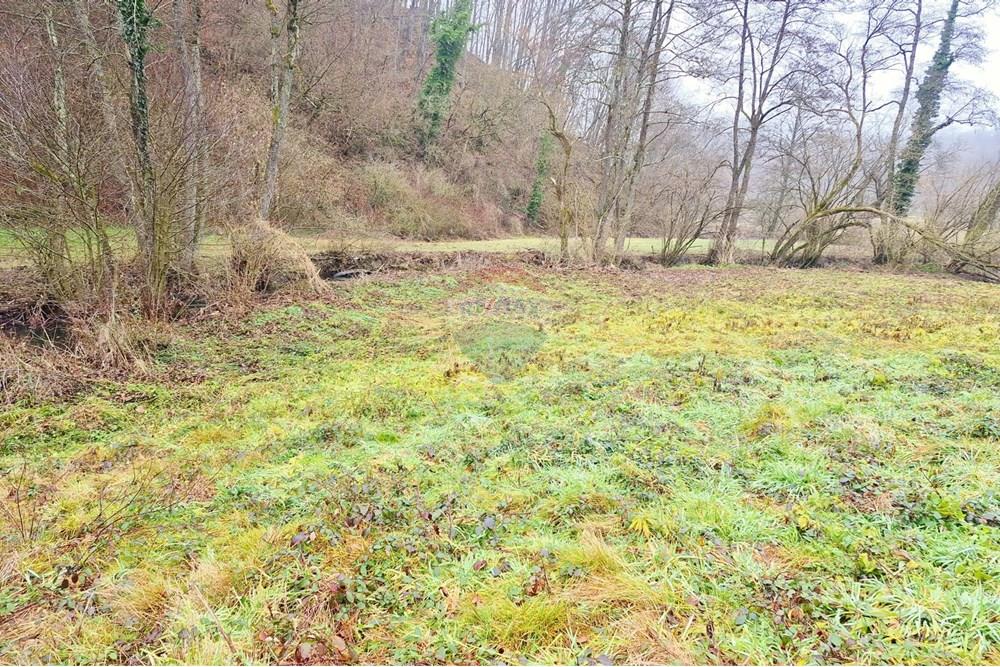 Poljoprivredno zemljište - Za prodaju - Petrinja, Hrvatska - WhatsApp Image 2025-12-19 at 17.40.43 (7).jpeg - 300761006-82