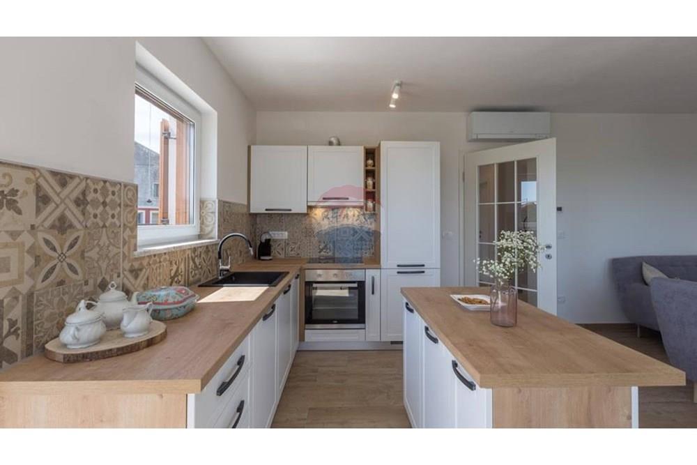 Kuća  - Za prodaju - Buje, Hrvatska - 1740407562_31.jpg - 300441010-448