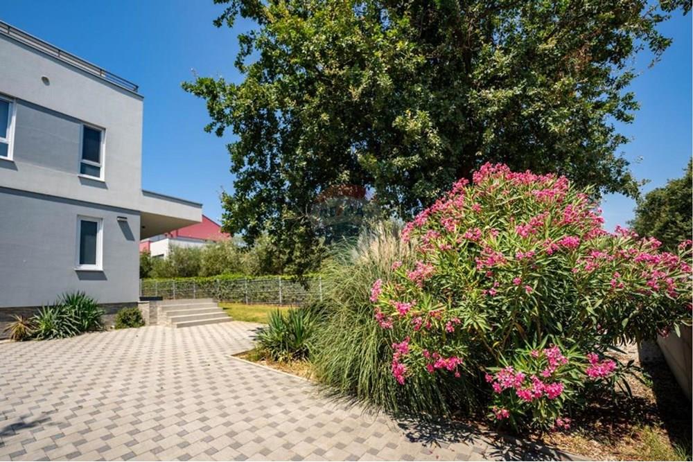 Kuća  - Za prodaju - Medulin, Hrvatska - 44.jpg - 300041074-637