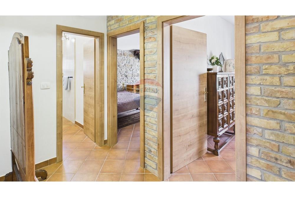 Kuća  - Za prodaju - Buje, Hrvatska - 54.jpg - 300441010-493