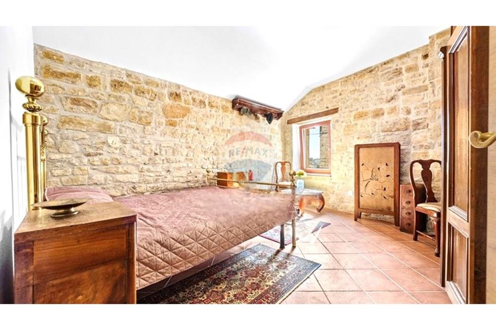 Kuća  - Za prodaju - Buje, Hrvatska - 101.jpeg - 300441010-493