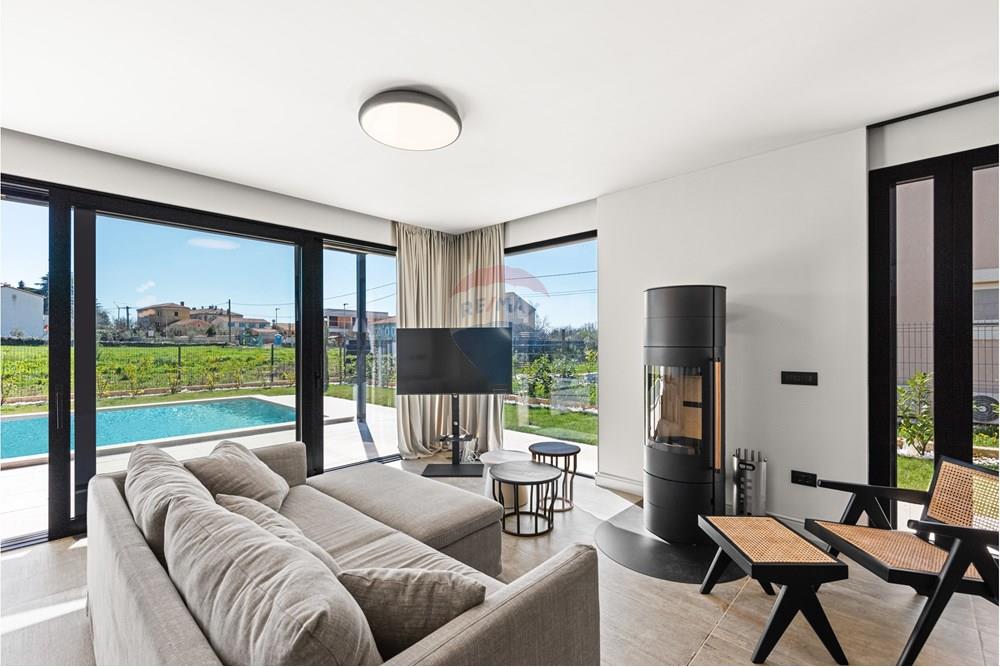 Kuća  - Za prodaju - Marčana, Hrvatska - 810_8011.jpg - 300571006-296