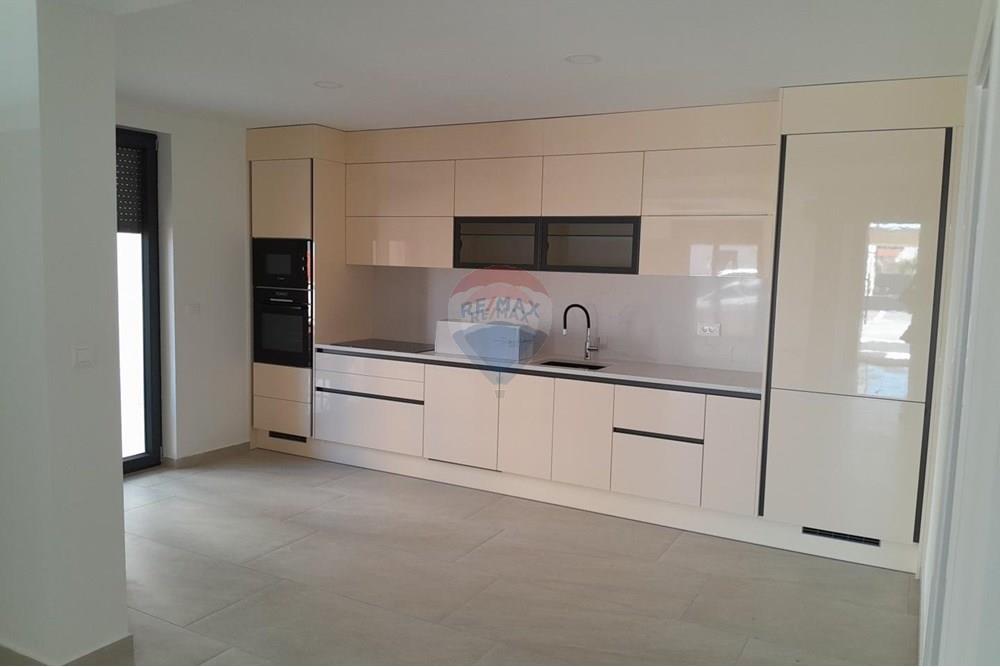 Stan-Apartman - Za prodaju - Medulin, Hrvatska - 1751575206_20250628_115950.jpg - 300041089-445