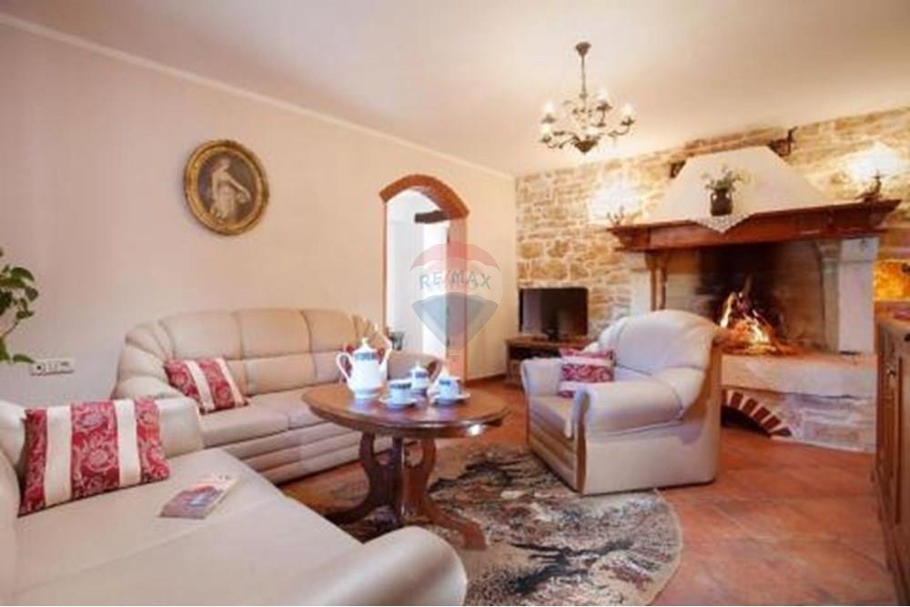 Kuća  - Za prodaju - Marčana, Hrvatska - 1742561812_thumb_1732694813_515970290.jpg - 300041053-6178