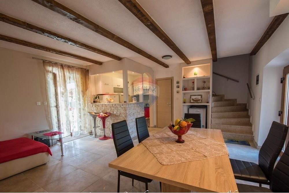 Kuća  - Za prodaju - Svetvinčenat, Hrvatska - 1758743387_img-20250905-wa0028.jpg - 300041089-468