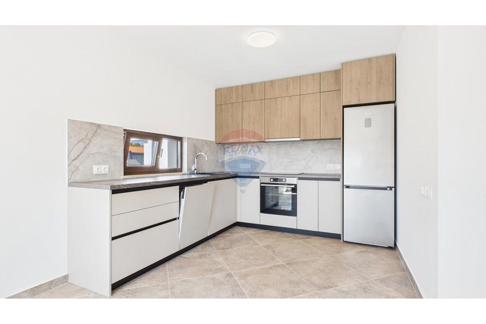 Stan-Apartman - Za prodaju - Rovinj, Hrvatska - 1760169614_cam04300g0-pr0099-still002.jpg - 300571007-395