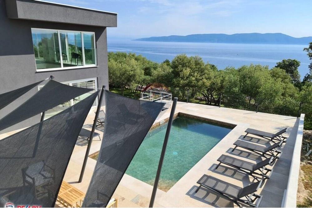 Kuća  - Za prodaju - Labin, Hrvatska - 1761557650_villa-tata-haus-und-pool-seitlich-3-1024x768.jpeg - 300291006-746