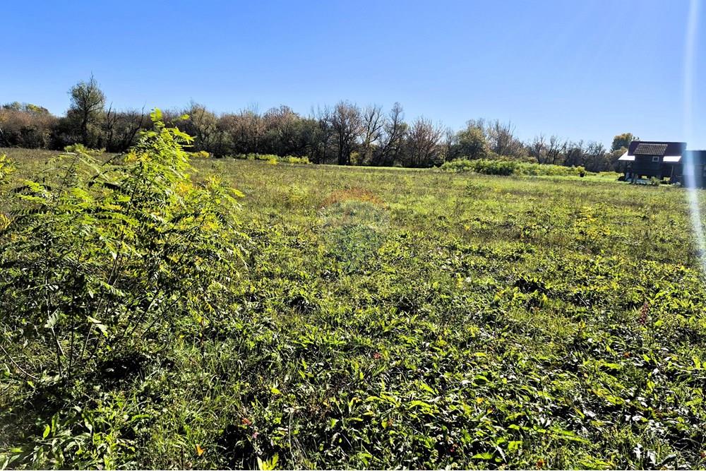 Građevinsko zemljište - Za prodaju - Petrinja, Hrvatska - 20251024_103753.jpg - 300761006-42