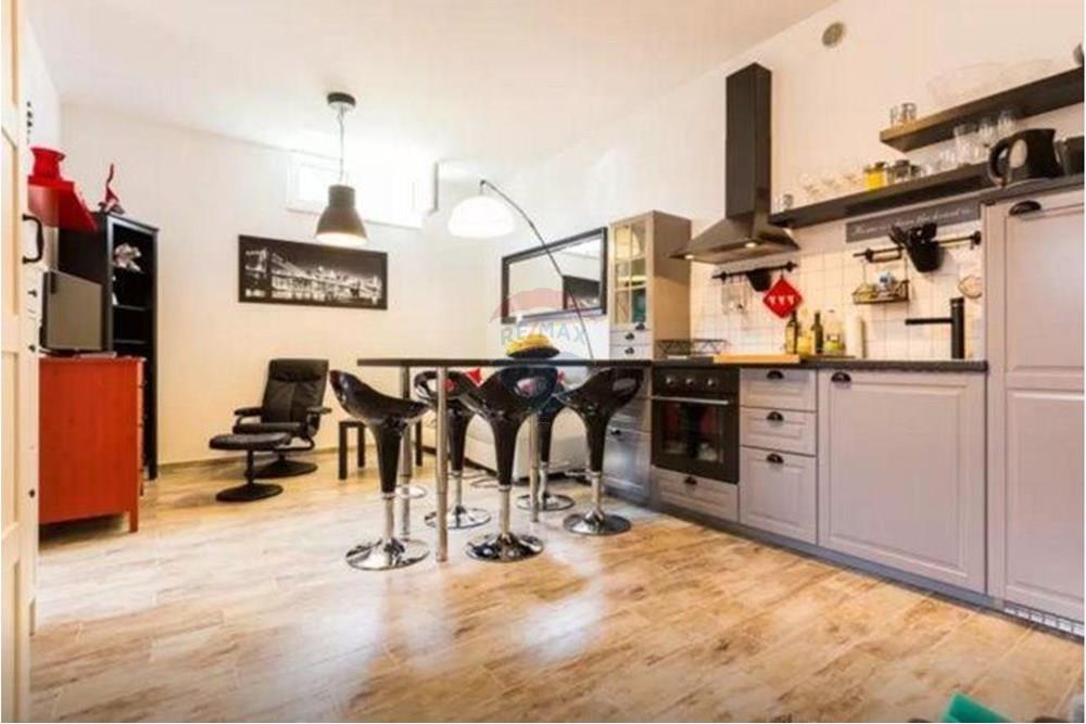 Stan-Apartman - Za prodaju - Biograd Na Moru, Hrvatska - 74205521.jpg - 300411003-3063