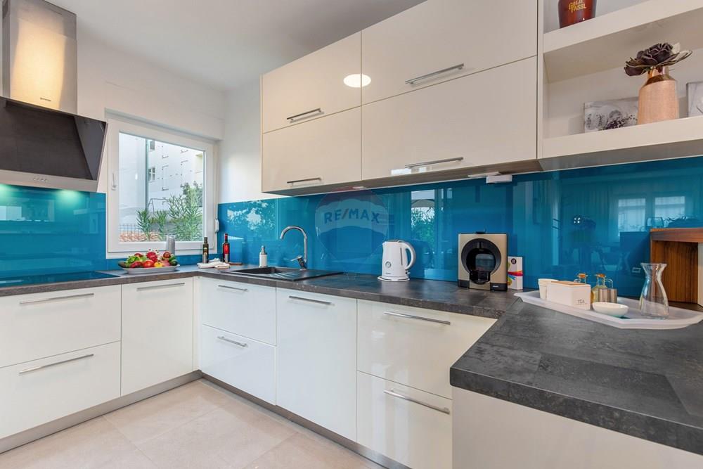 Stan-Apartman - Za prodaju - Baška, Hrvatska - Top 01 Küche (1).jpg - 300621004-748