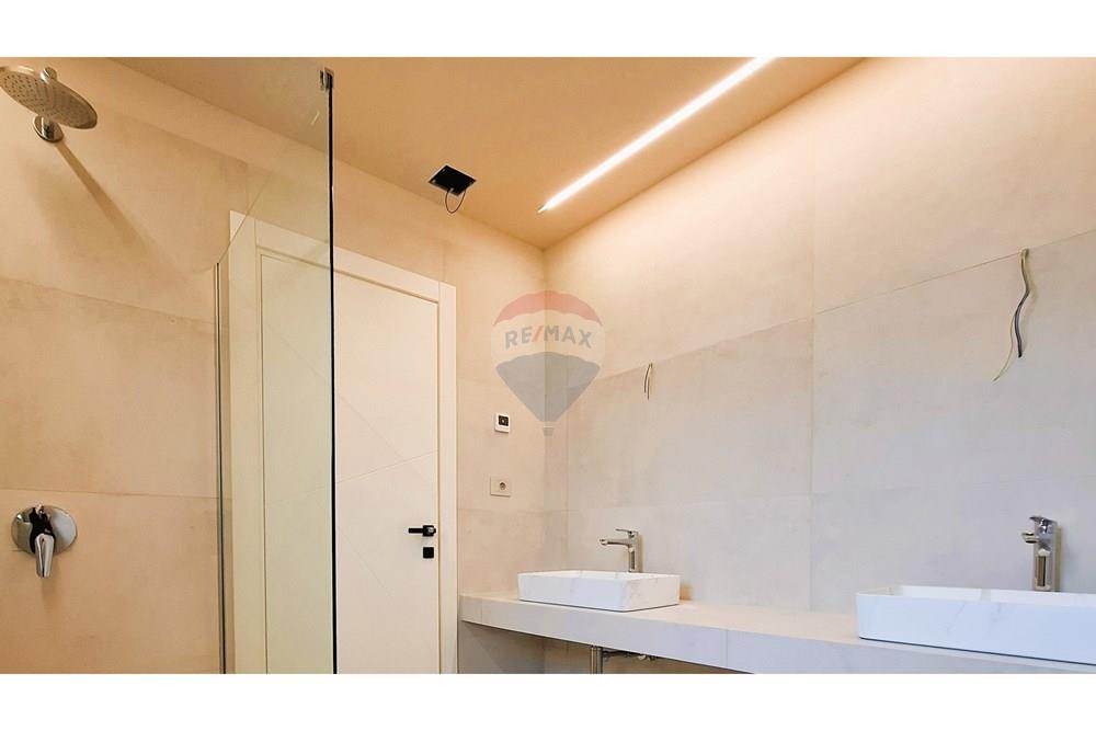 Kuća  - Za prodaju - Poreč, Hrvatska - 20260114_104142.jpg - 300441023-14