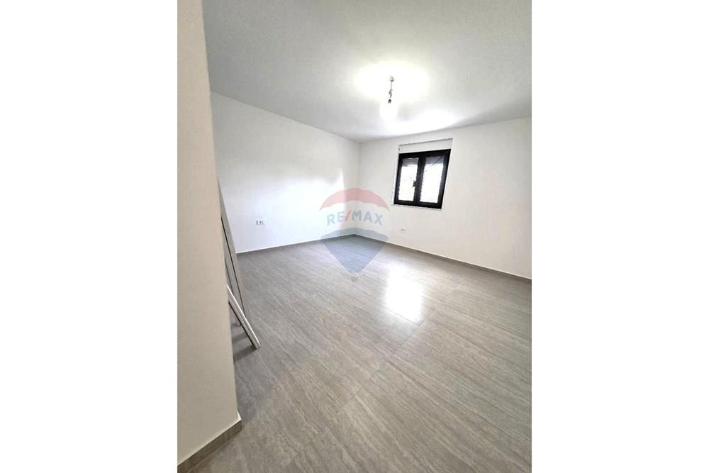 Kuća  - Za prodaju - Poličnik, Hrvatska - 587000555_10235826309736989_3103301854976935847_n.jpg - 300501008-6097