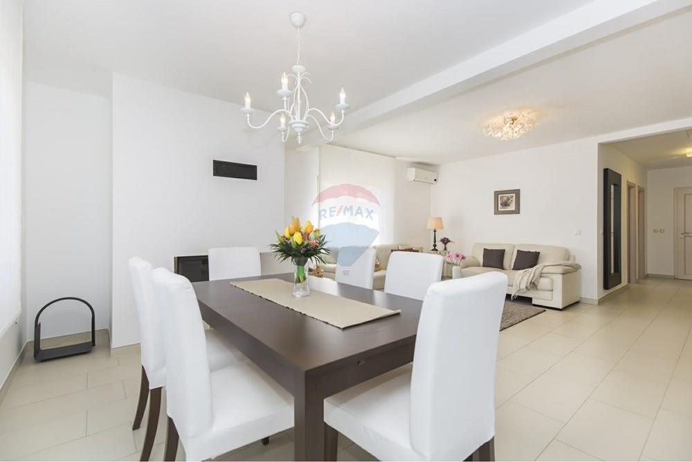 Kuća  - Za prodaju - Labin, Hrvatska - PHOTO-2026-01-14-18-33-04.jpg - 300291007-412