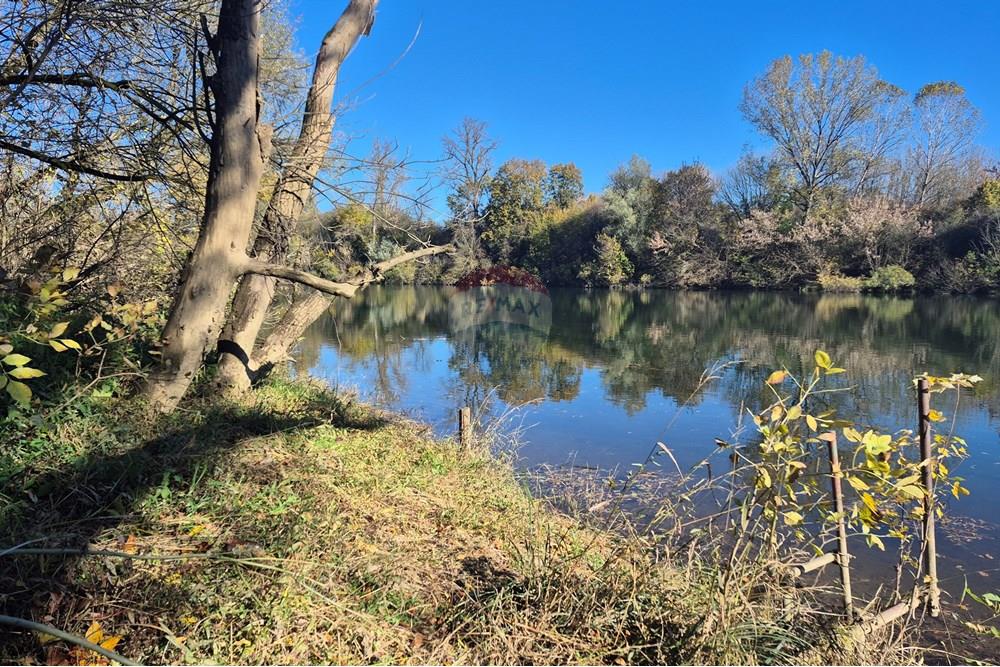 Građevinsko zemljište - Za prodaju - Petrinja, Hrvatska - 20251024_104609.jpg - 300761006-59