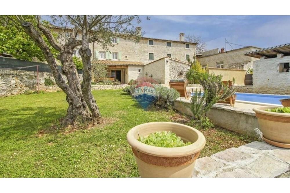 Kuća  - Za prodaju - Svetvinčenat, Hrvatska - 1763821976_1727182792_331621882.jpg - 300391034-323