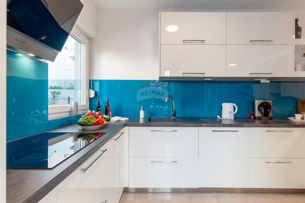 Kuća  - Za prodaju - Baška, Hrvatska - Top 01 Küche (2).jpg - 300621004-749