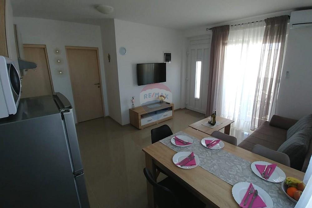 Dvojna kuća - Za prodaju - Privlaka, Hrvatska - privlaka-kuca-tri-namjestena-apartmana-prodaja-slika-249536682.jpg - 300501008-6091