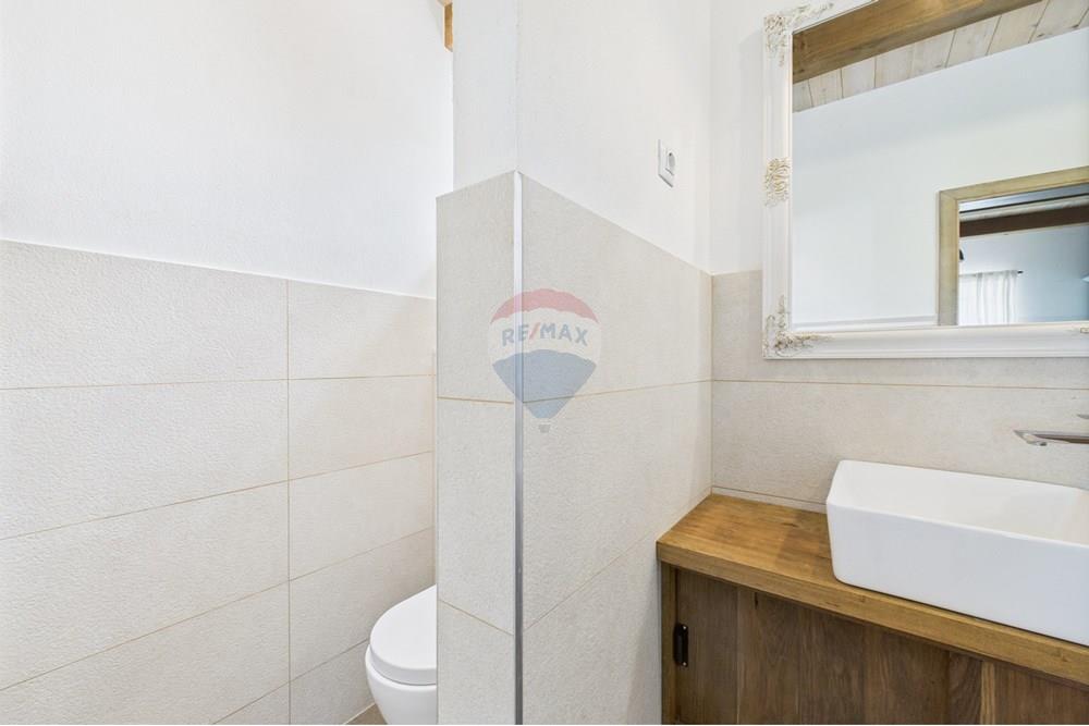 Kuća  - Za prodaju - Svetvinčenat, Hrvatska - CAM04300G0-PR0062-STILL016.jpg - 300041074-618