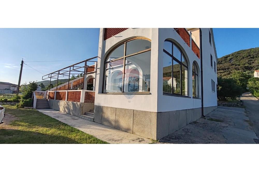 Residential - ਅਲੱਗ ਥਲੱਗ ਬਣਿਆ ਹੋਇਆ ਘਰ - Rab, Croatia - HR - 1750185315_img_20250613_192309.jpg - 300031165-86