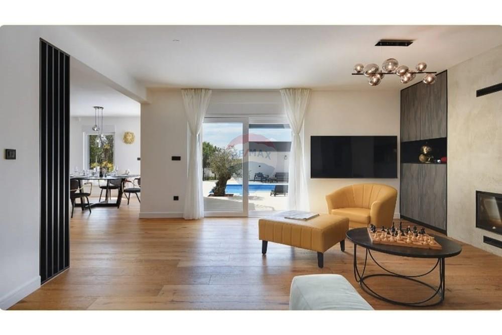 Vila - Za prodaju - Marčana, Hrvatska - IMG-20250725-WA0070.jpg - 300421051-40