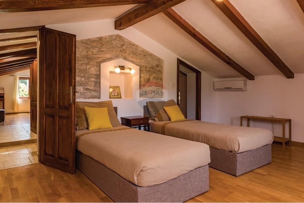 Kuća  - Za prodaju - Barban, Hrvatska - cil691_bed_04.jpg - 300291006-763